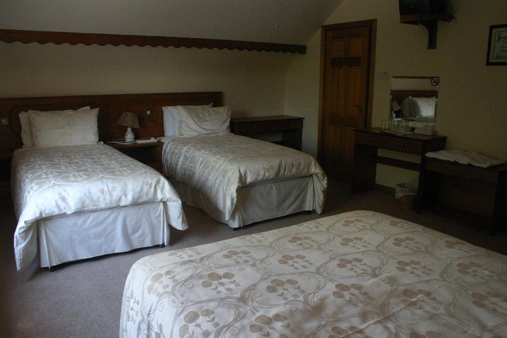 Portarra Lodge Guesthouse Moycullen Room photo